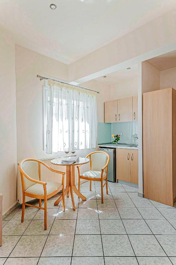 Marinis Boutique Rooms Nea Iraklitsa المظهر الخارجي الصورة