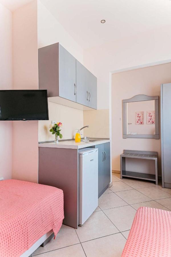 Marinis Boutique Rooms Nea Iraklitsa المظهر الخارجي الصورة