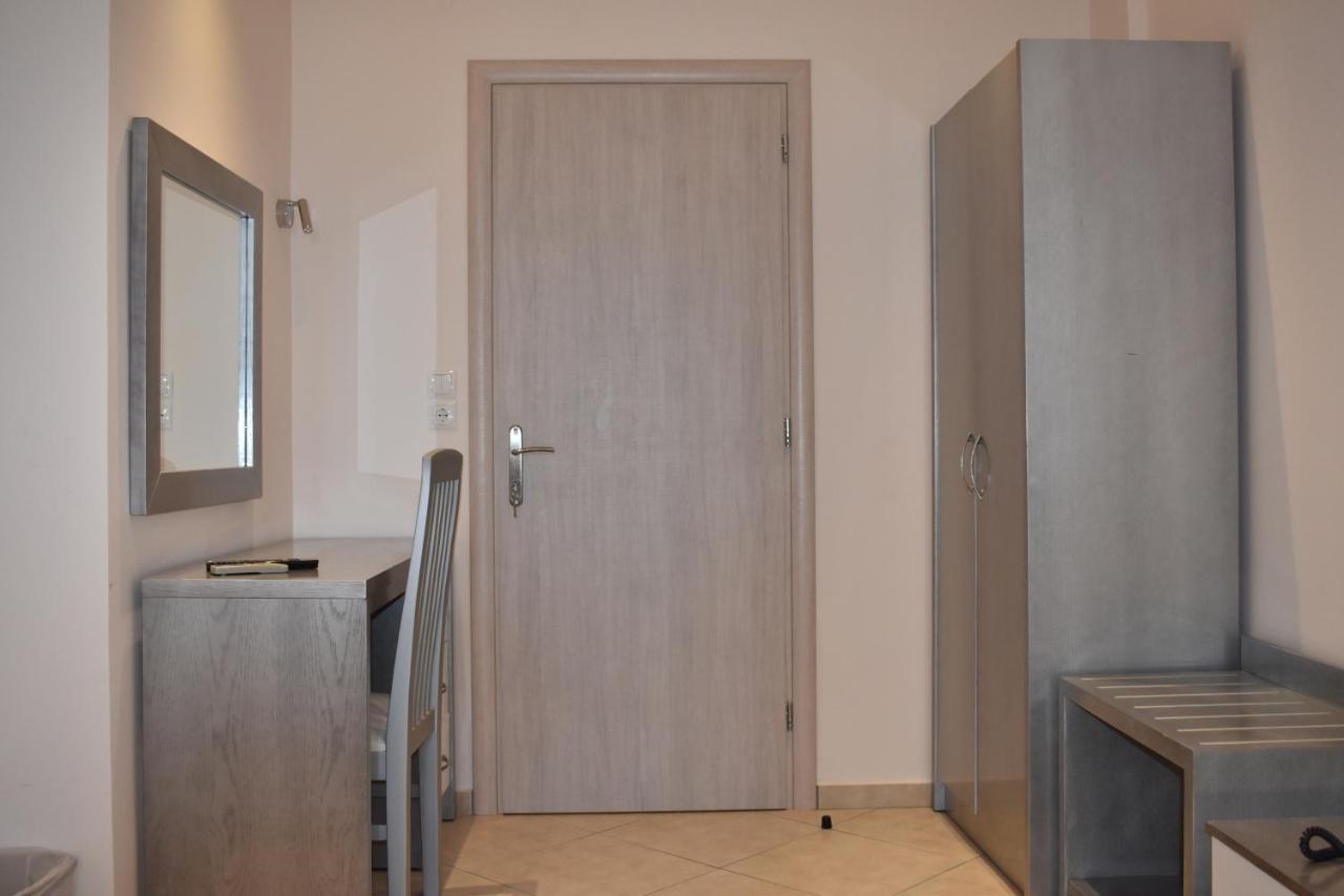 Marinis Boutique Rooms Nea Iraklitsa المظهر الخارجي الصورة