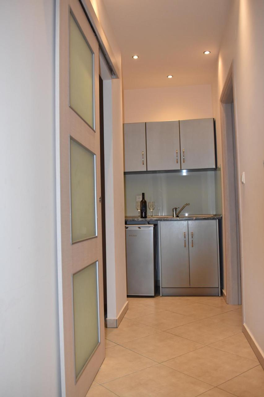 Marinis Boutique Rooms Nea Iraklitsa المظهر الخارجي الصورة