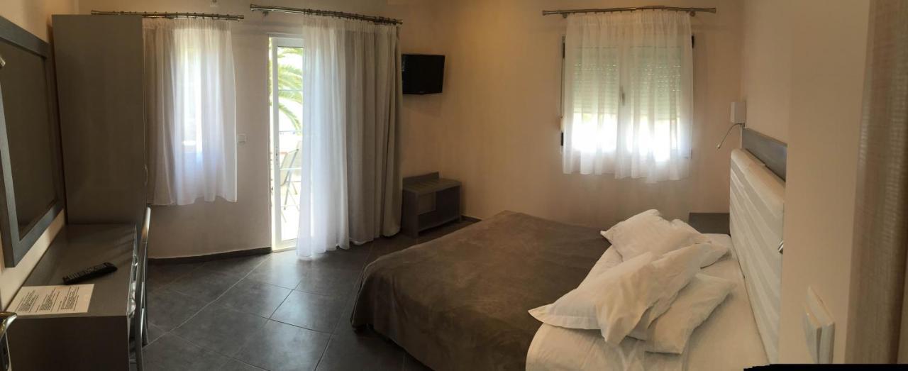 Marinis Boutique Rooms Nea Iraklitsa المظهر الخارجي الصورة