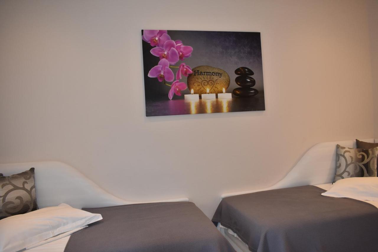 Marinis Boutique Rooms Nea Iraklitsa المظهر الخارجي الصورة