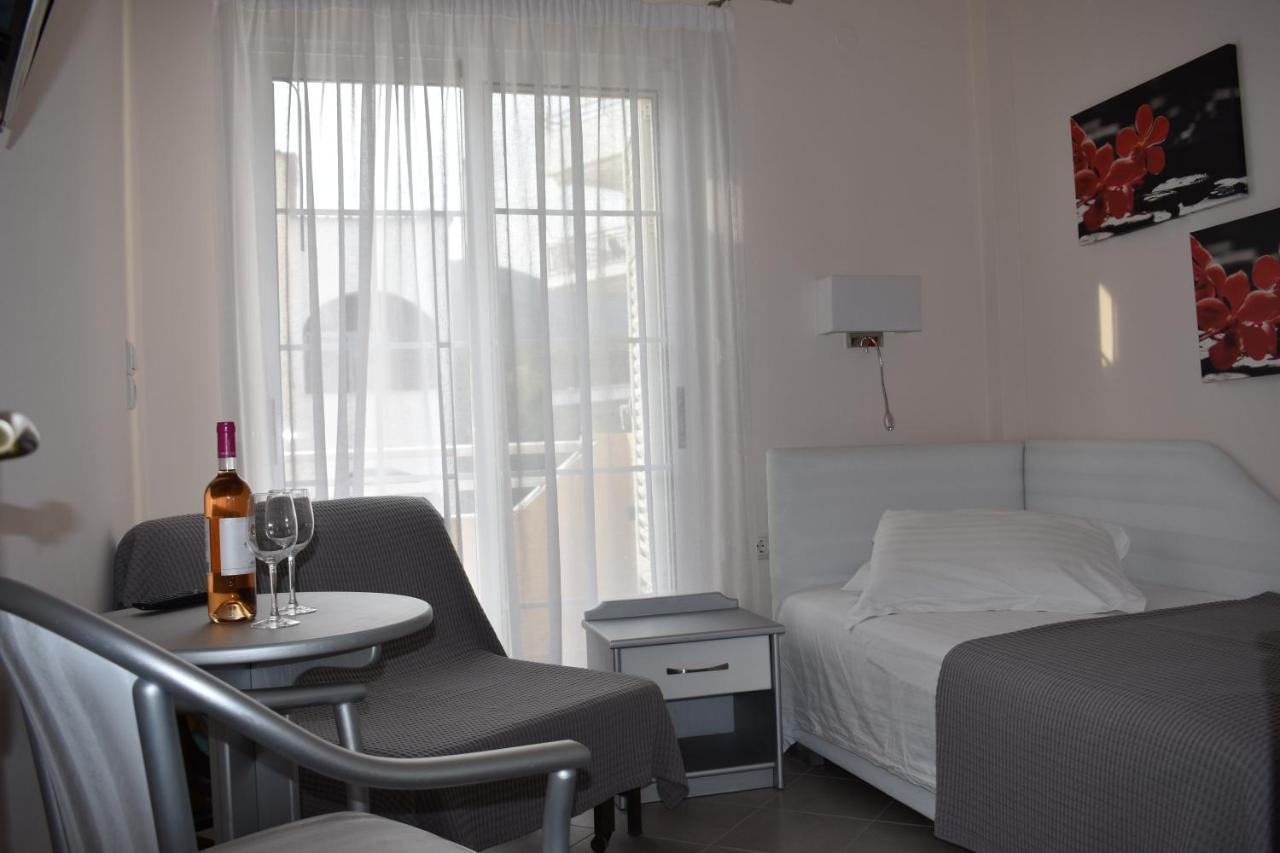 Marinis Boutique Rooms Nea Iraklitsa المظهر الخارجي الصورة